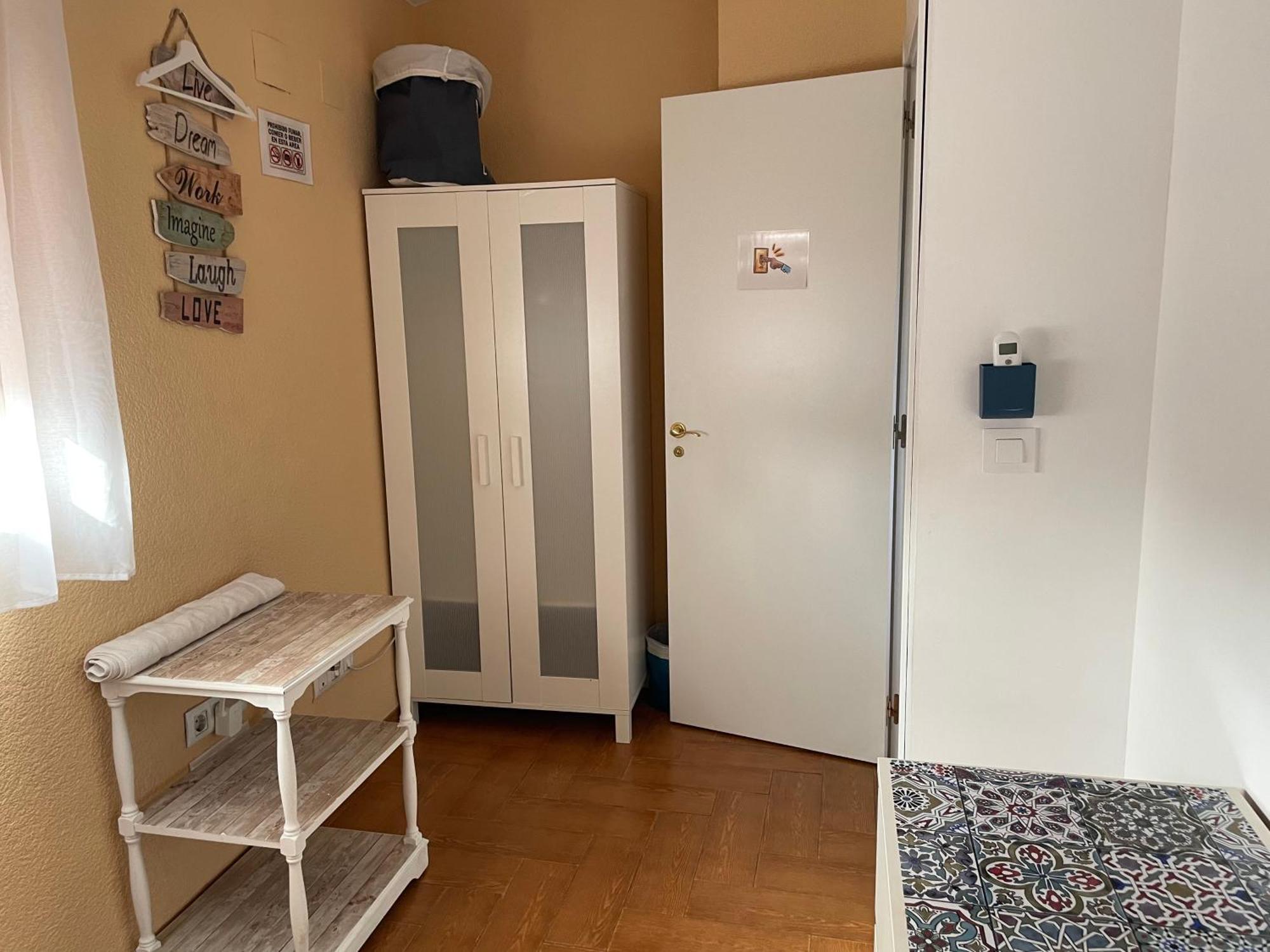 Familia Anfitriona Acoge Apartment Seville Exterior photo